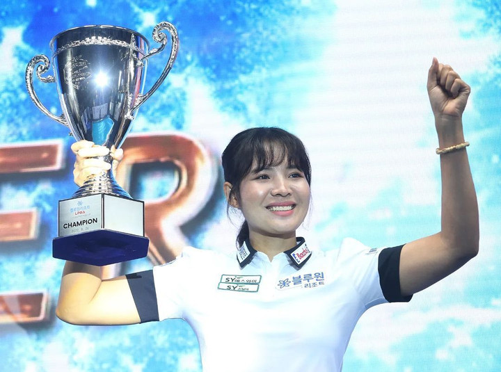 Ngắm nhan sắc kiều diễm của nữ hoàng billiards Campuchia gây sốt SEA Games 32 - 7