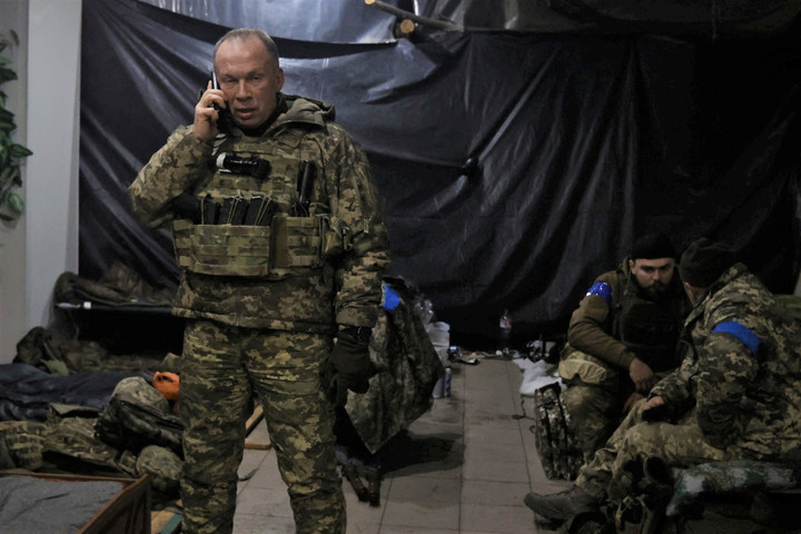 Tướng Ukraine dự đoán thời điểm Nga giành quyền kiểm soát Bakhmut - 1