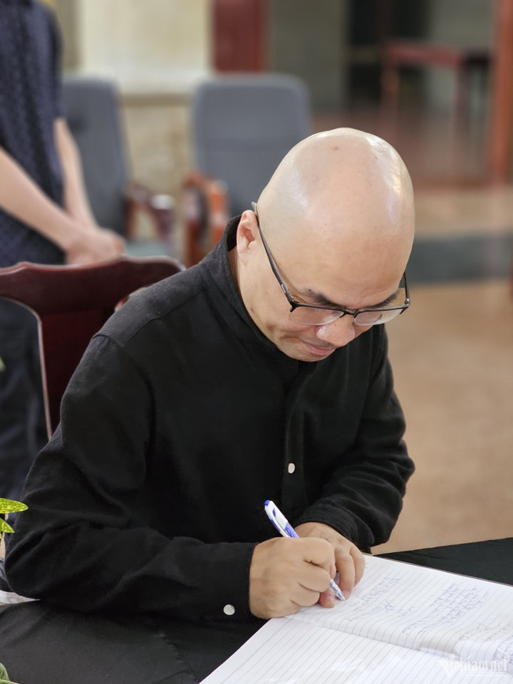 Rơi nước mắt với dòng viết của con trai 13 tuổi gửi mẹ Hồng Vy - 2