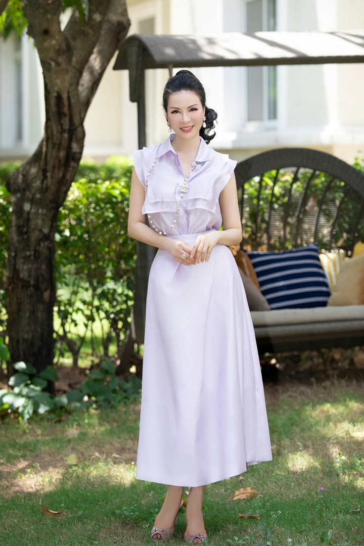 ‘Nữ hoàng ảnh lịch’ Thanh Mai mạnh tay sắm hàng hiệu khi quay TikTok - 2