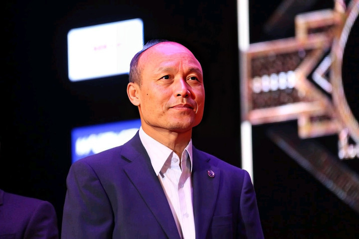 Thủ tướng Hun Sen thuyết phục, Chủ tịch LĐBĐ Campuchia rút đơn từ chức - 1