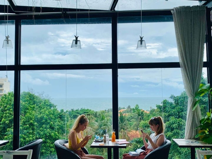 Hé lộ những quán cafe đẹp ở Phú Quốc sống ảo cực chill - 3