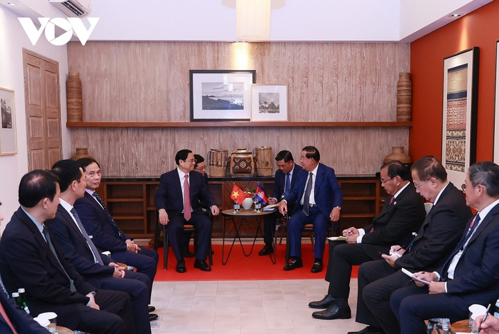 Thủ tướng Phạm Minh Chính gặp Tổng thống Indonesia và Thủ tướng Campuchia - 4