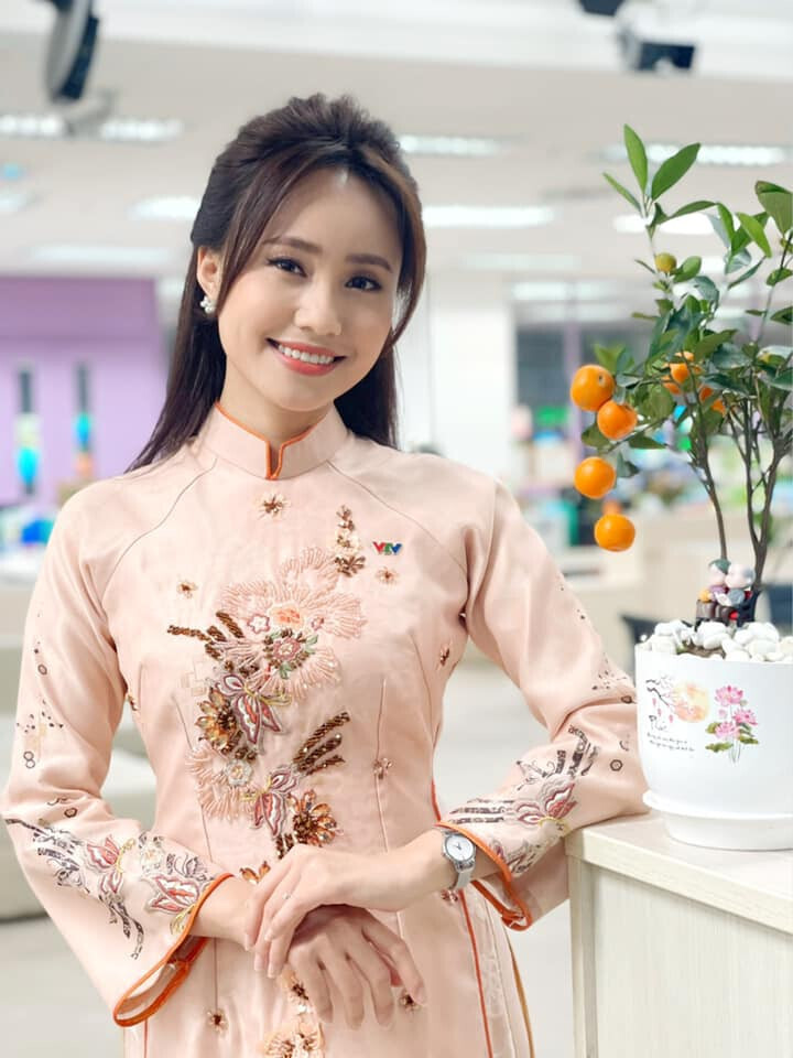 MC thời tiết Xuân Anh trở lại sóng VTV sau thời gian vắng bóng - 2