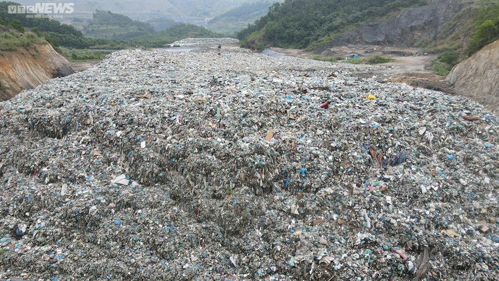 13 hộ dân bị bãi rác khổng lồ 'tra tấn', cầu cứu nhiều năm vẫn chưa được di dời - 3