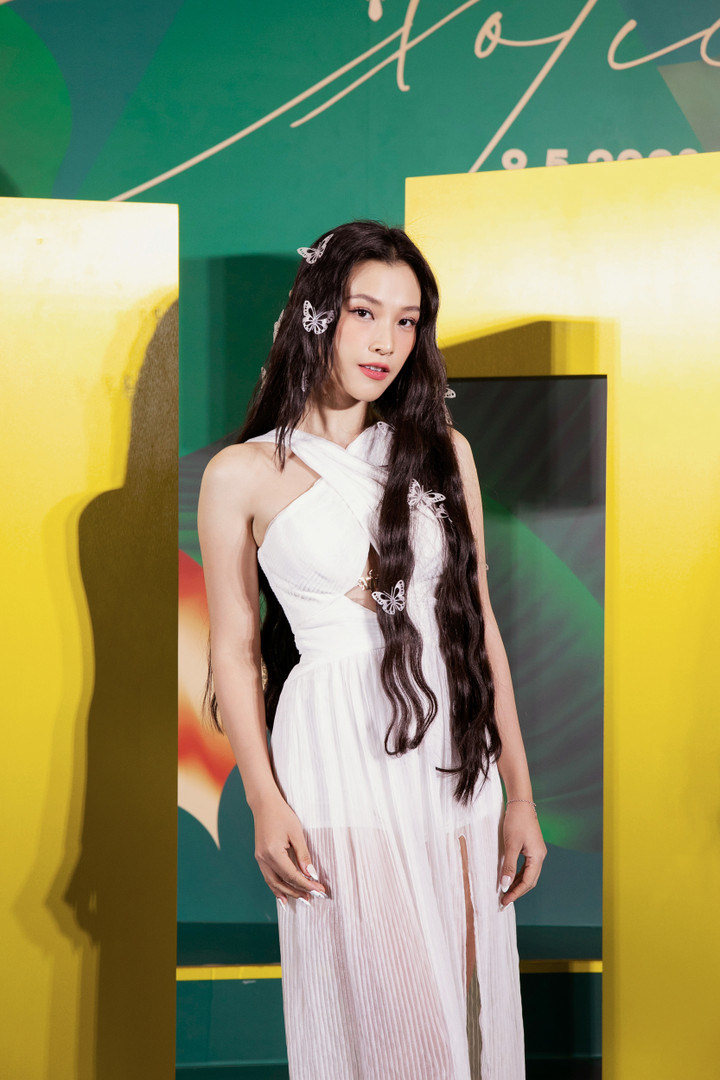 Kỳ Duyên, Thùy Anh khoe vóc dáng bốc lửa với trang phục sexy - 8