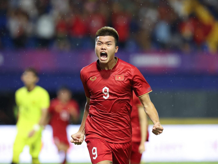 Nguyễn Văn Tùng tỏa sáng tại SEA Games 32: Niềm tự hào của đội bóng thủ đô - 2