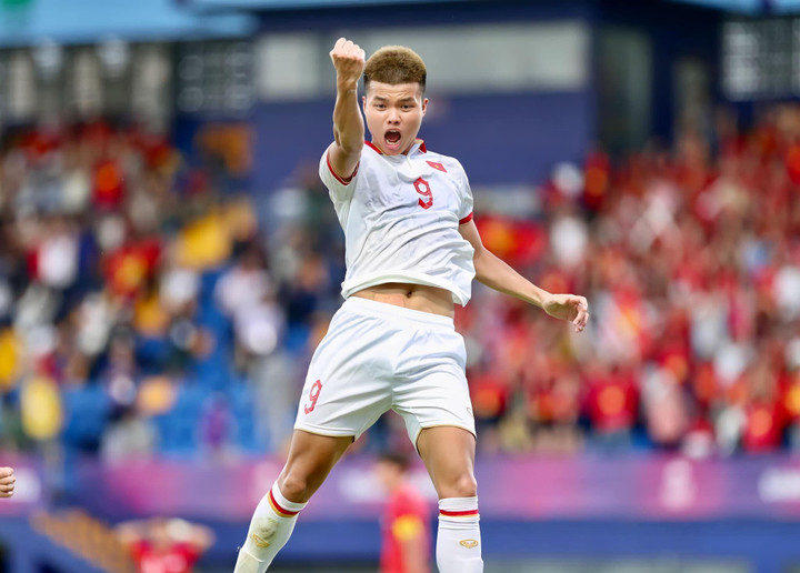 Nguyễn Văn Tùng tỏa sáng tại SEA Games 32: Niềm tự hào của đội bóng thủ đô - 3