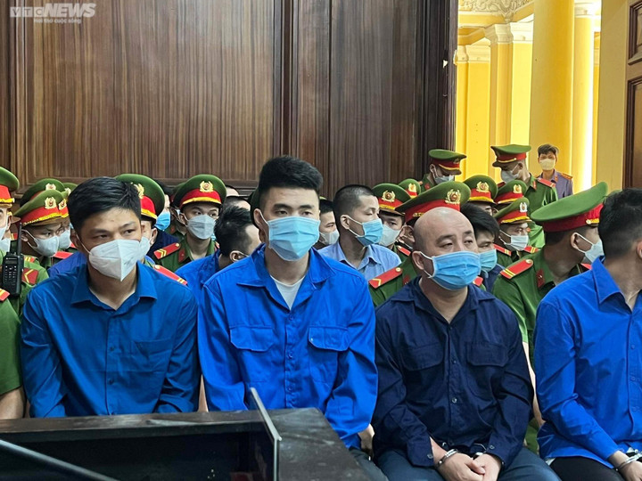 Xét xử sơ thẩm 2 cựu cán bộ công an 'đạo diễn' vụ cướp 37 tỷ đồng tiền ảo - 1