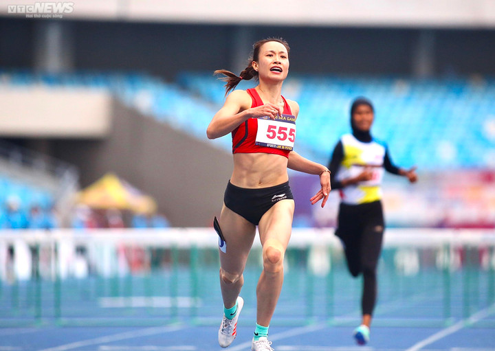 Nhanh hơn đồng đội 1 chớp mắt, Mỹ Tiên oà khóc khi giành HCV SEA Games 32 - 4