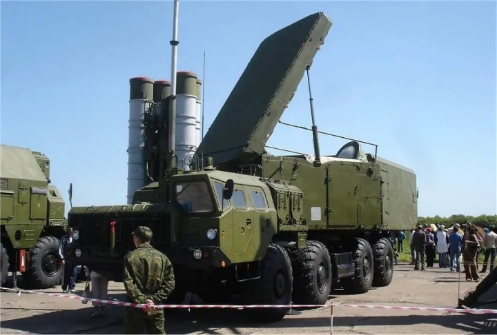 Sự thật về sự xuất hiện của S-300 và Tor-M1 của Nga trên đất Mỹ - 4
