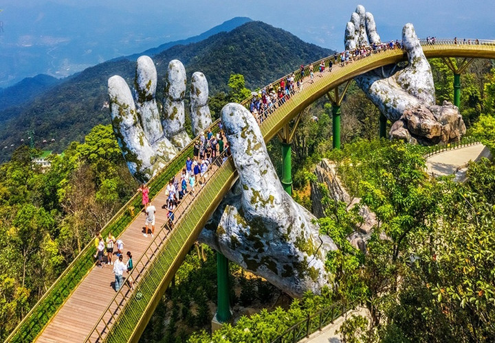 Sợ 'cháy' chỗ mùa cao điểm, khách đặt tour hè trước cả tháng - 1