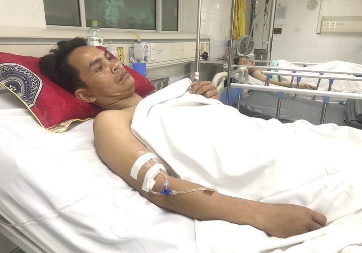 Chồng cô giáo gặp nạn ở Hà Giang không dám ngủ, ám ảnh phút gọi vợ trong vô vọng - 1