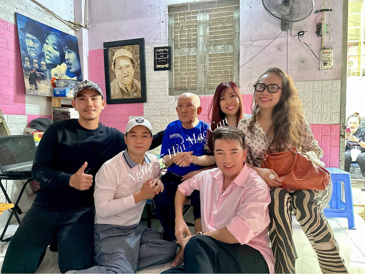 Sao Việt 13/5: Hồng Nhung trẻ trung với tóc hai bên, Mr Đàm tới thăm NS Mạc Can - 3