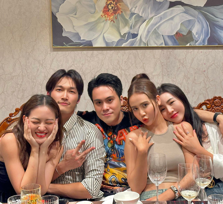 Sao Việt 13/5: Hồng Nhung trẻ trung với tóc hai bên, Mr Đàm tới thăm NS Mạc Can - 10