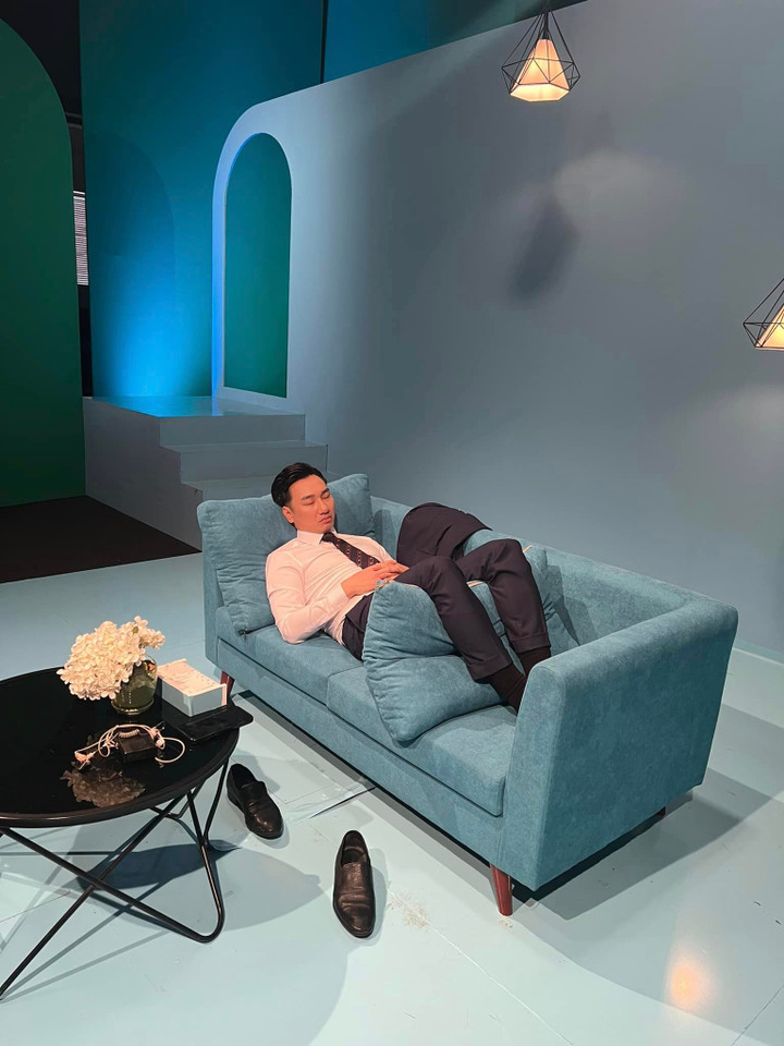 Sao Việt 13/5: Hồng Nhung trẻ trung với tóc hai bên, Mr Đàm tới thăm NS Mạc Can - 9