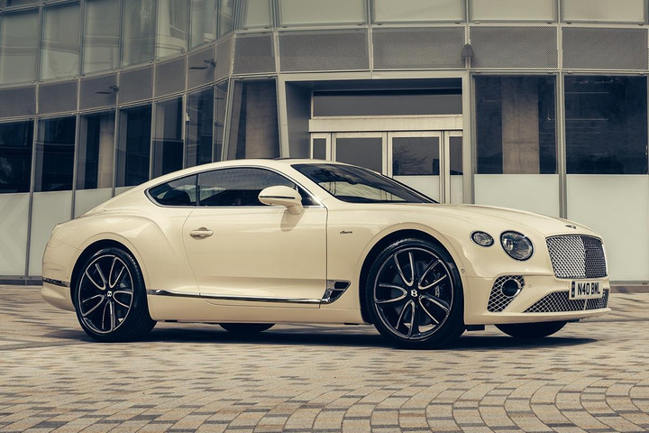 Cận cảnh chiếc Bentley Continental GT Azure độc nhất thế giới - 7