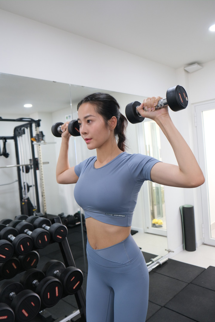 Diễn viên Karen Nguyễn lấy lại vòng eo 60cm sau 7 tháng sinh con - 2