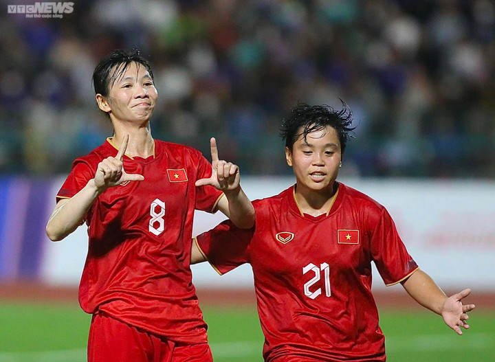 Trực tiếp bóng đá nữ Việt Nam 4-0 Campuchia: Huỳnh Như ghi bàn - 2