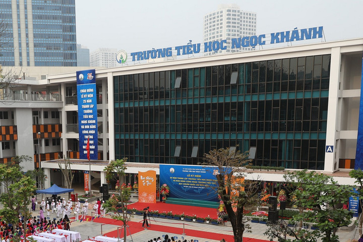 Cô giáo Hà Nội bị phụ huynh xông vào lớp hành hung - 1