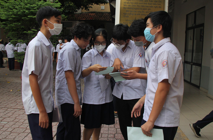 Gần 100.000 học sinh đăng ký nguyện vọng 1 vào lớp 10 ở TP.HCM - 1