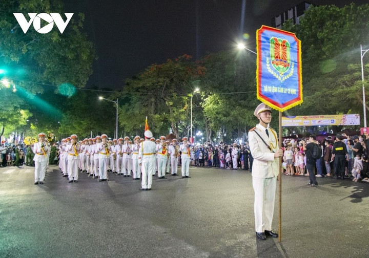 Mãn nhãn màn diễu hành của cảnh sát cơ động trên đường phố Hải Phòng - 2