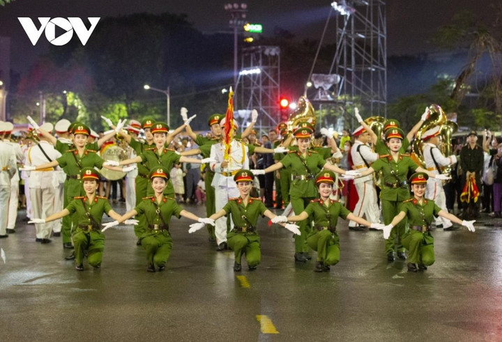 Mãn nhãn màn diễu hành của cảnh sát cơ động trên đường phố Hải Phòng - 5