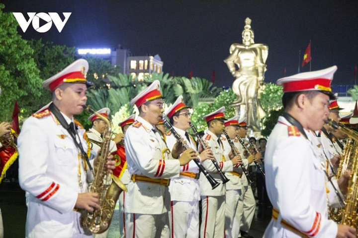 Mãn nhãn màn diễu hành của cảnh sát cơ động trên đường phố Hải Phòng - 7