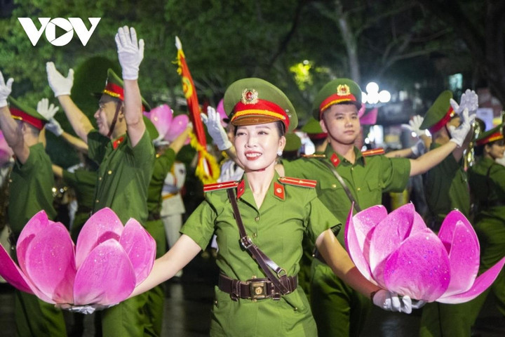 Mãn nhãn màn diễu hành của cảnh sát cơ động trên đường phố Hải Phòng - 8