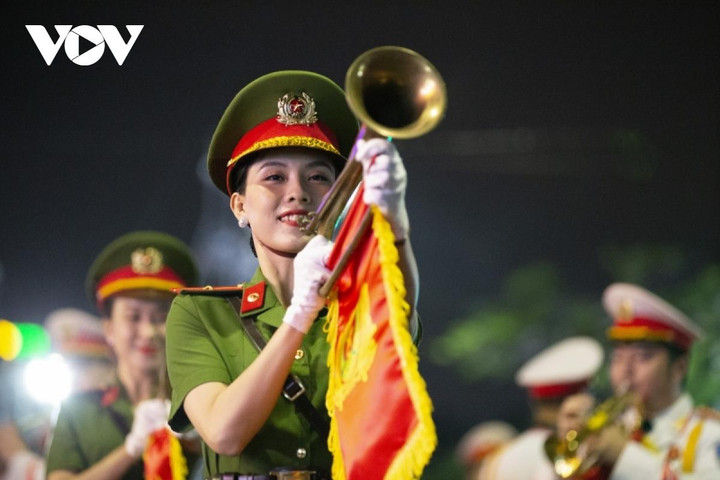 Mãn nhãn màn diễu hành của cảnh sát cơ động trên đường phố Hải Phòng - 9