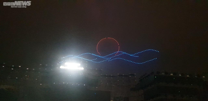 Hải Phòng: Đặc sắc màn trình diễn máy bay không người lái ở Lễ hội Hoa Phượng Đỏ - 9