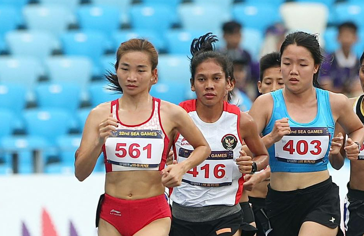 Thời trang trên đường chạy của 'nữ hoàng điền kinh' Nguyễn Thị Oanh - 3