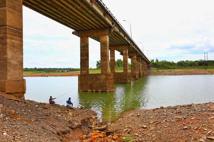 Mực nước xuống kỷ lục, hồ Trị An khô cằn nhất trong 13 năm qua - 9