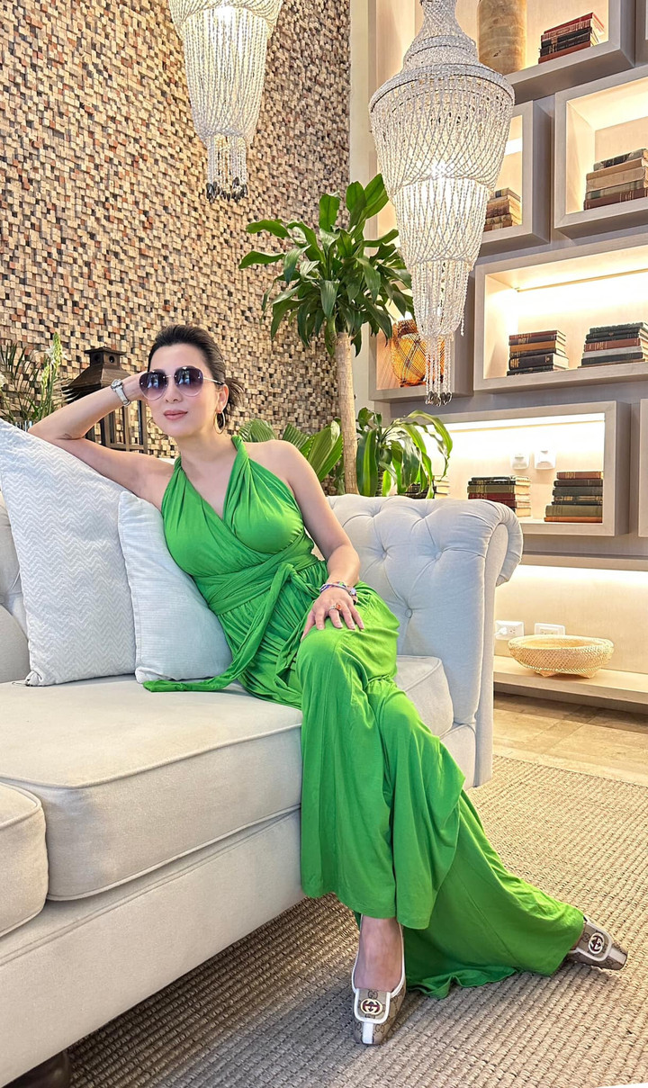 Sao Việt 15/5: Dàn diễn viên phim 'Về nhà đi con' tới thăm NSND Công Lý - 8