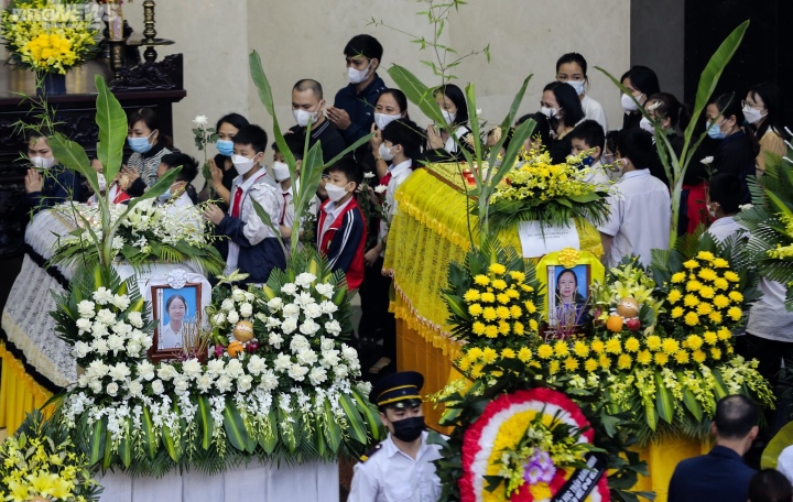 Nước mắt rơi mãi trong đám tang 4 bà cháu tử vong ở Hà Nội - 1