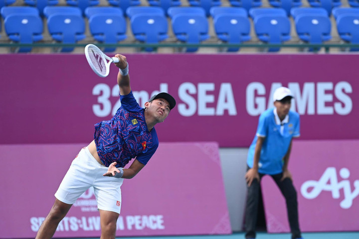 Lý Hoàng Nam viêm dạ dày cấp, nằm gục giữa trận chung kết SEA Games 32 - 1