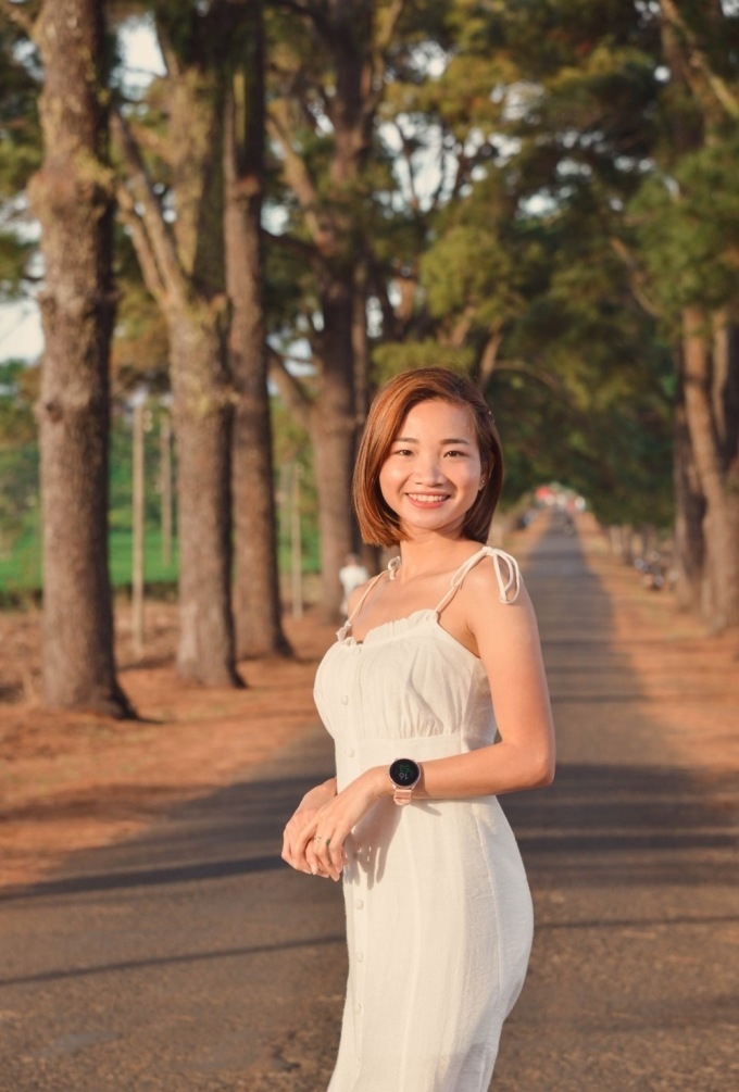 Nữ hoàng điền kinh Nguyễn Thị Oanh: Lúc điệu đà với váy, khi gợi cảm với bikini - 6