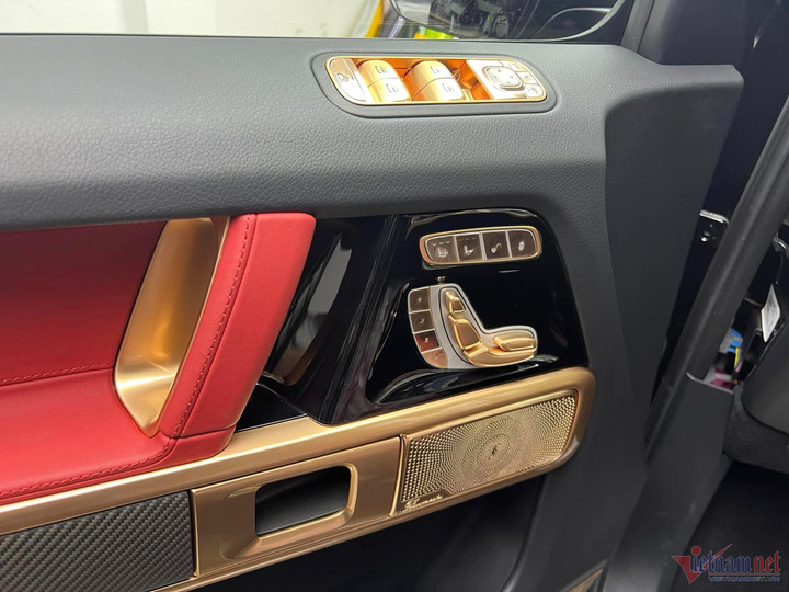Đại gia Hà Nội chi 700 triệu đồng dát vàng Mercedes G63 mới mua - 4