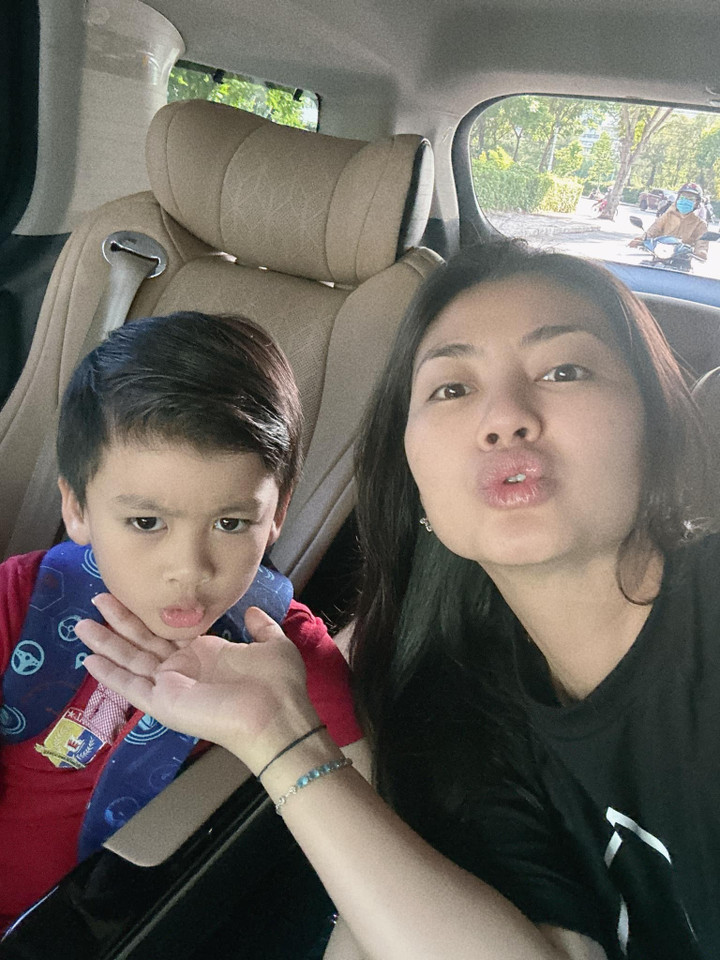 Sao Việt 16/5: Hà Hồ gợi cảm, Minh Hằng hạnh phúc khoe bụng bầu - 11