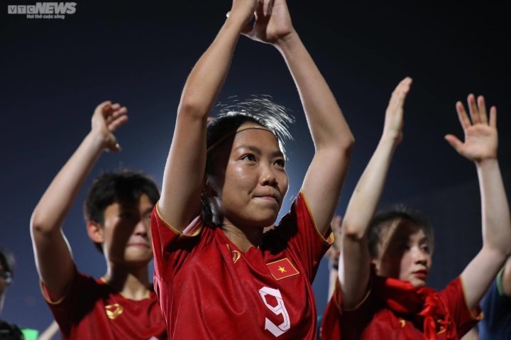 Vô địch SEA Games 32, tuyển nữ Việt Nam được thưởng gần 4 tỷ đồng - 1