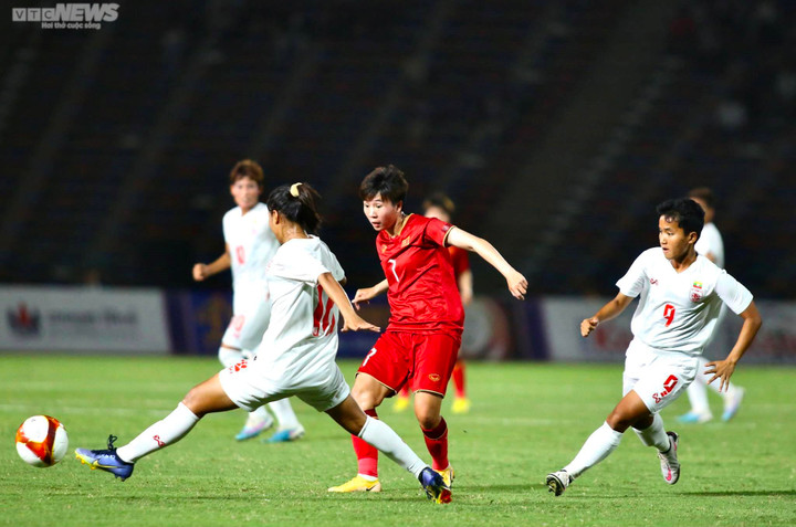 Trực tiếp bóng đá Việt Nam 2-0 Myanmar: Thanh Nhã lập siêu phẩm - 1