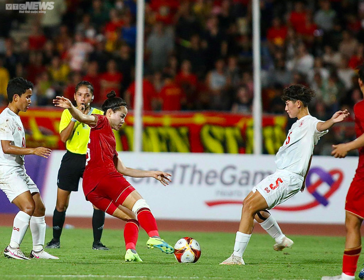 Trực tiếp bóng đá Việt Nam 2-0 Myanmar: Thanh Nhã lập siêu phẩm - 2