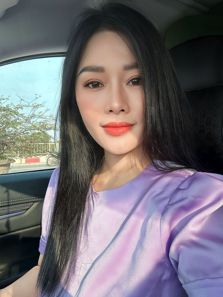 NSƯT Hương Giang ngoài đời.