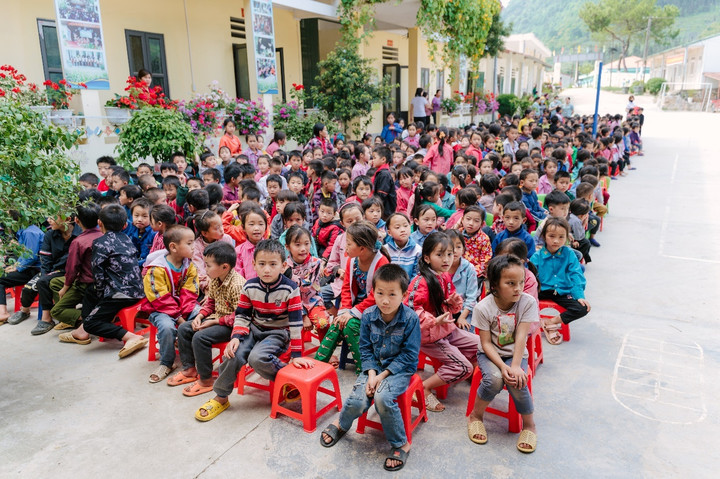 Hathor Group trao hơn 3.000 phần quà cho trẻ em Hà Giang - 1