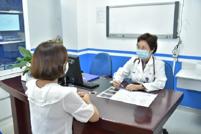 Người phụ nữ khỏe mạnh bất ngờ phát hiện hơn 4,6 nghìn nhịp tim bất thường - 3