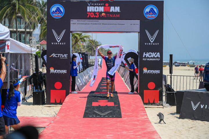 Gần 1.000 người lái thử xe điện VinFast tại VinFast IRONMAN 70.3 Việt Nam 2023 - 5