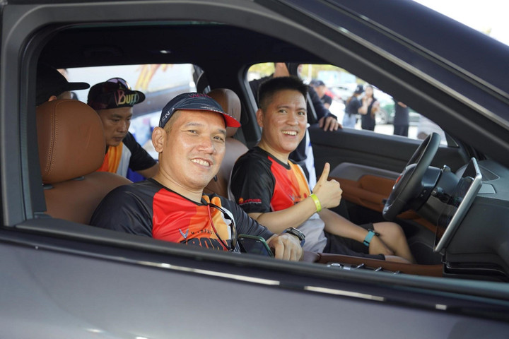 Gần 1.000 người lái thử xe điện VinFast tại VinFast IRONMAN 70.3 Việt Nam 2023 - 7