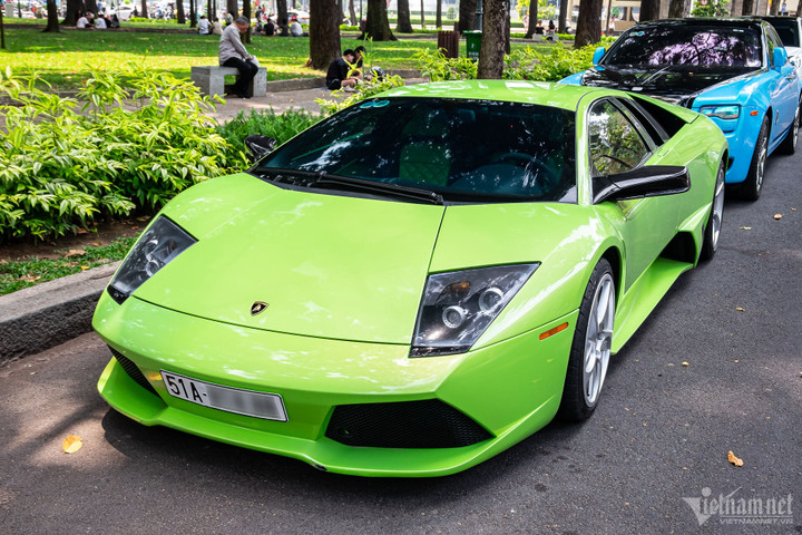 Bắt gặp siêu xe Lamborghini Murcielago màu xanh cốm của thiếu gia Đà Nẵng - 3