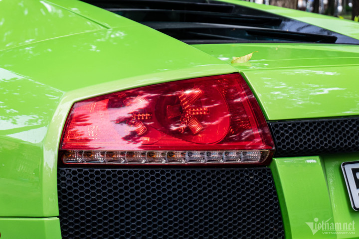 Bắt gặp siêu xe Lamborghini Murcielago màu xanh cốm của thiếu gia Đà Nẵng - 9
