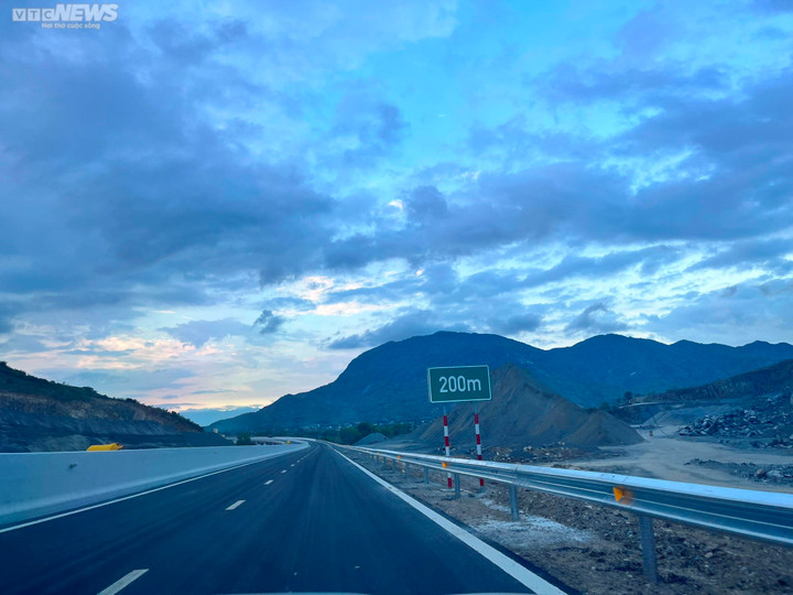 Cận cảnh cao tốc Nha Trang - Cam Lâm trước ngày thông xe - 7